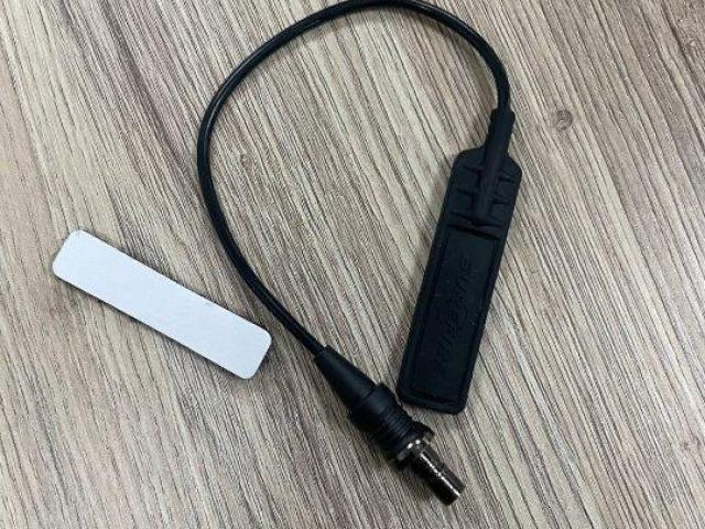 Виносна кнопка для ліхтарів типу SureFire M300 / M600