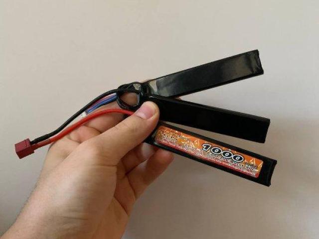 11,1v акумулятор нунчаки