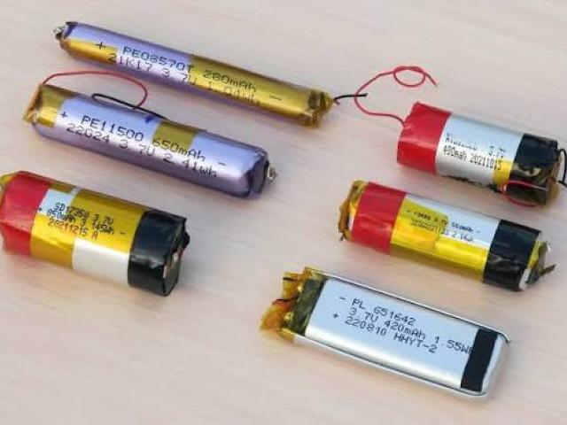 АКБ від електронних сигарет