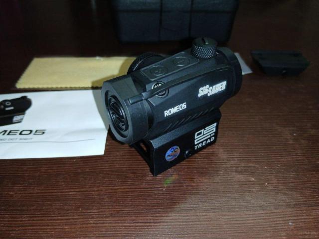 Продам страйкбольну репліку прицілу sig Sauer Romeo 5