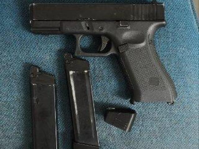 Продам страйкбольний глок 45