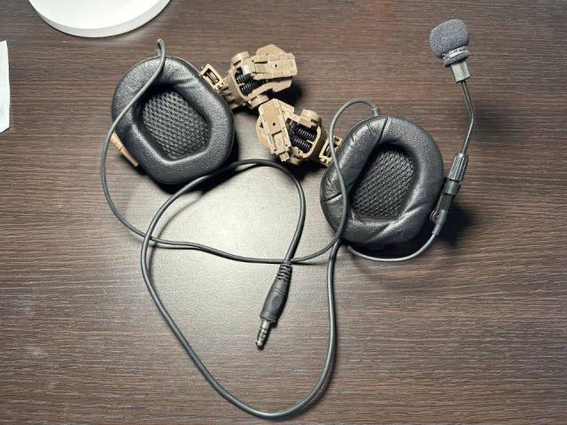 Активні навушники з мікрофоном