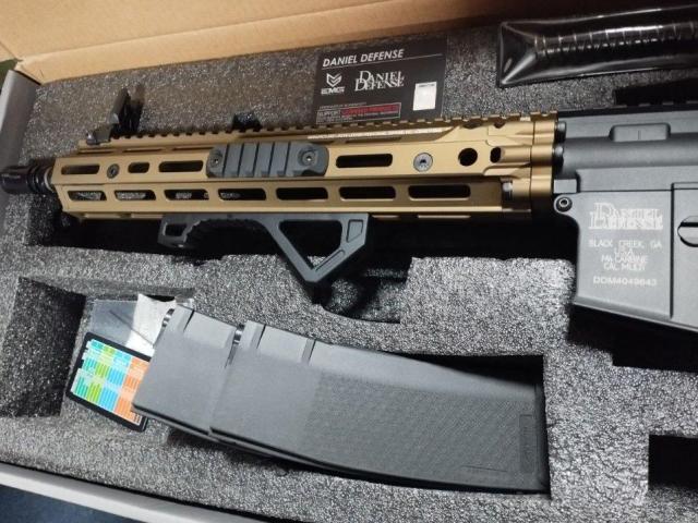 Штурмова гвинтівка AEG Specna Arms Daniel Defense RIS III SA-C28 CORE HAL ETU Gen.2 - Chaos Bronze