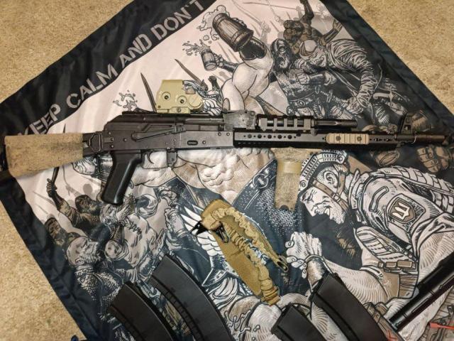 Продам Страйкбольний акс-74 LST