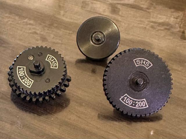 Продам шестерні shs