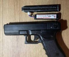 Продам страйкбольний глок