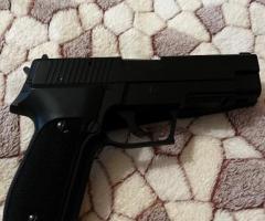 Страекбольний пістолет бу копія( p228 )