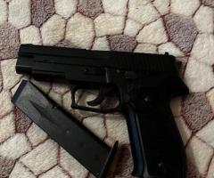 Страекбольний пістолет бу копія( p228 )