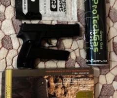 Страекбольний пістолет бу копія( p228 )